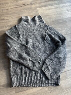 Universal Thread Gray Mock Neck Sweater size small